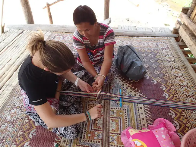 1 Day Trek: Weaving